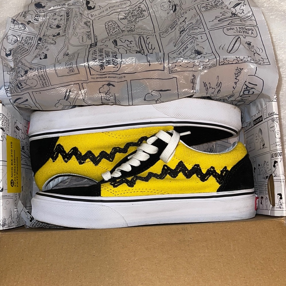 Vans x Peanuts Charlie Brown by Schulz Edition